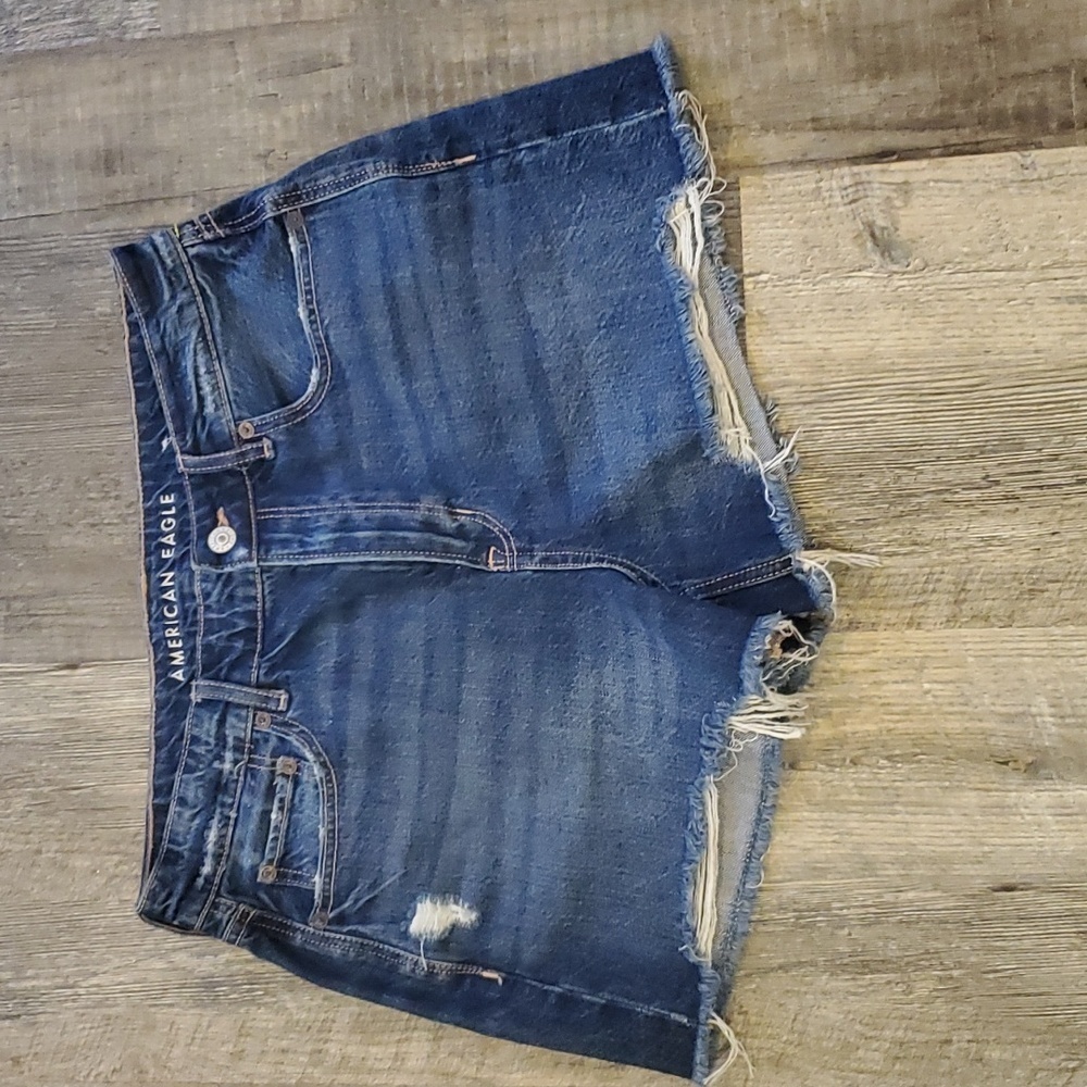 NWT American Eagle tomgirl Shorts Size 10